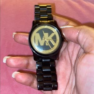 Michael Kors Runway MK6057 womens quartz watch